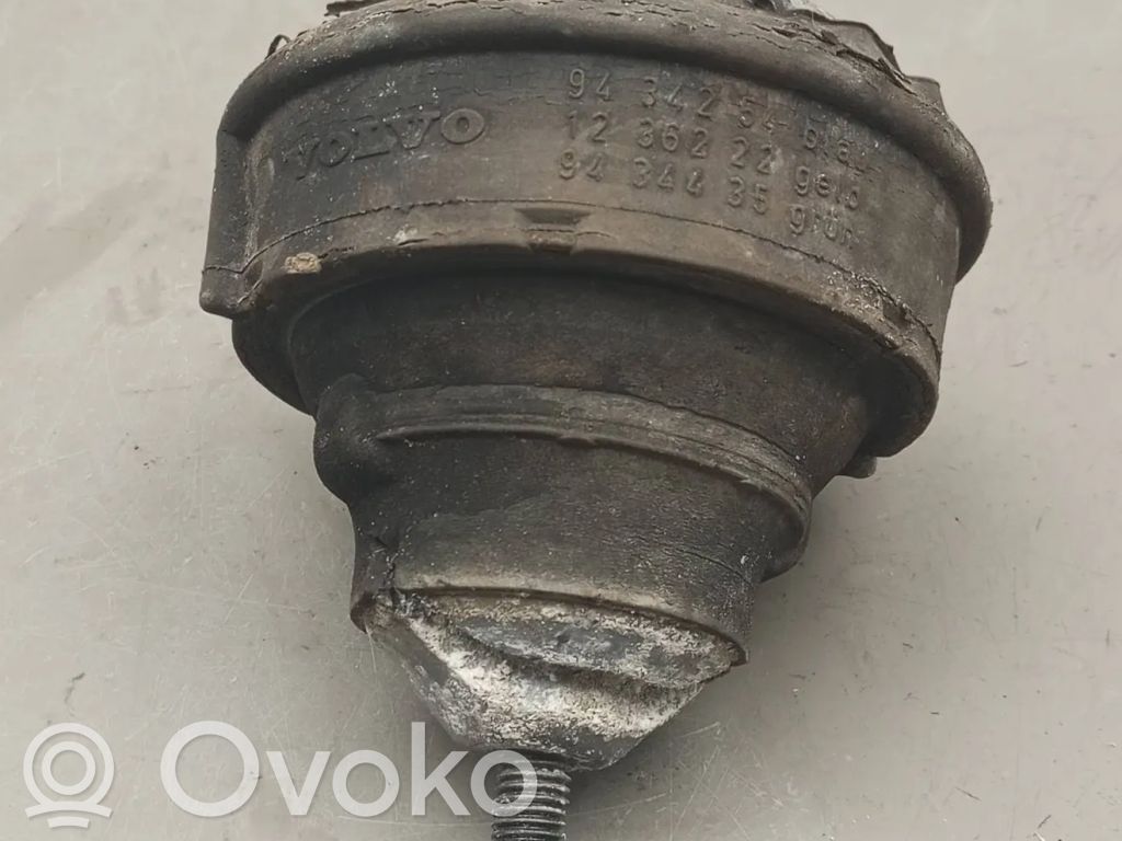 Volvo S70  V70  V70 XC Engine mount bracket 