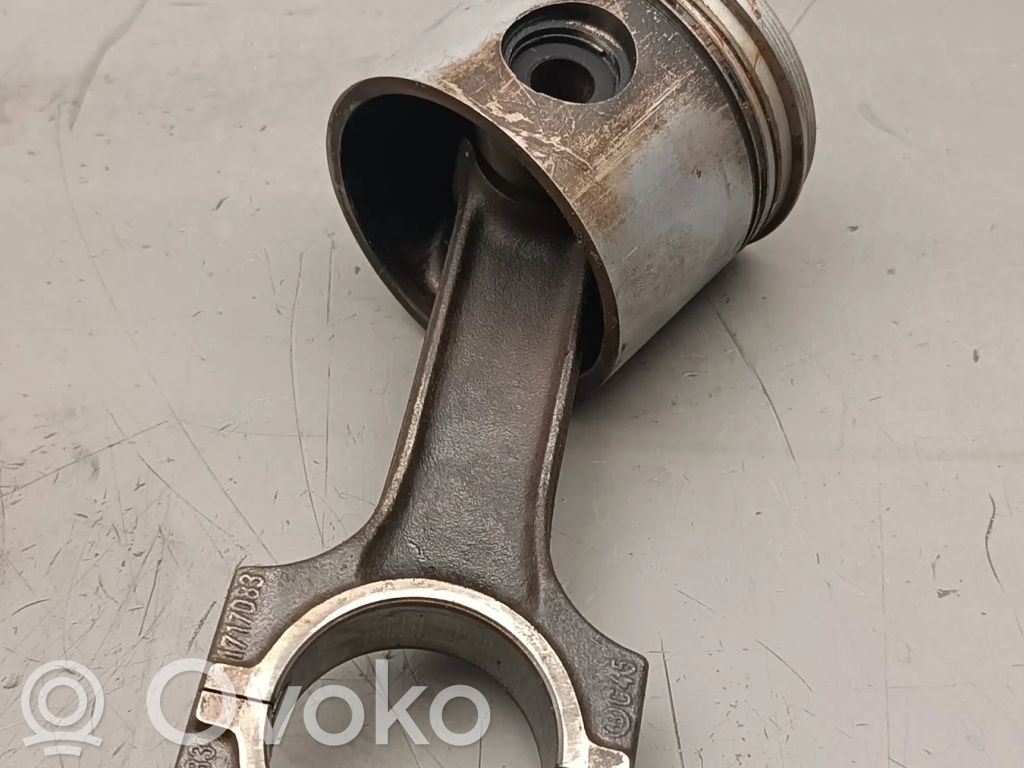 BMW 5 E34 Piston with connecting rod 