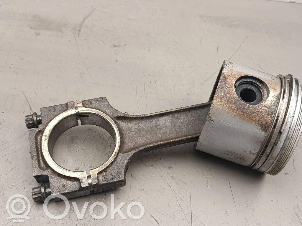BMW 5 E34 Piston with connecting rod 