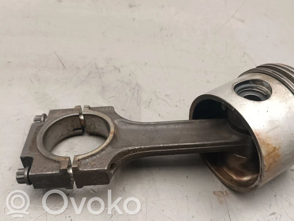 BMW 5 E34 Piston with connecting rod 