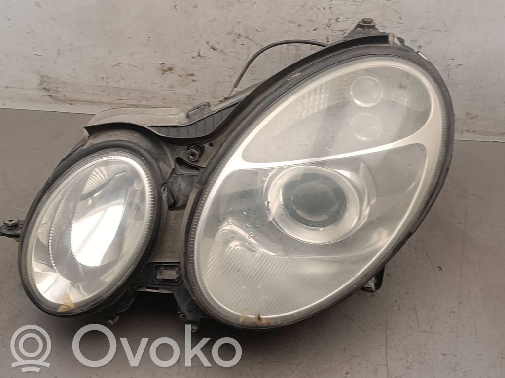 Mercedes-Benz E W211 Lampa przednia 