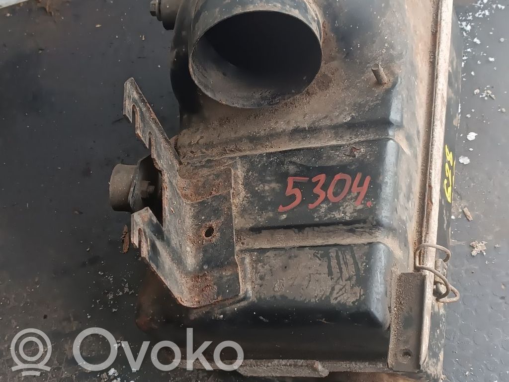 BMW 5 E28 Air filter box 