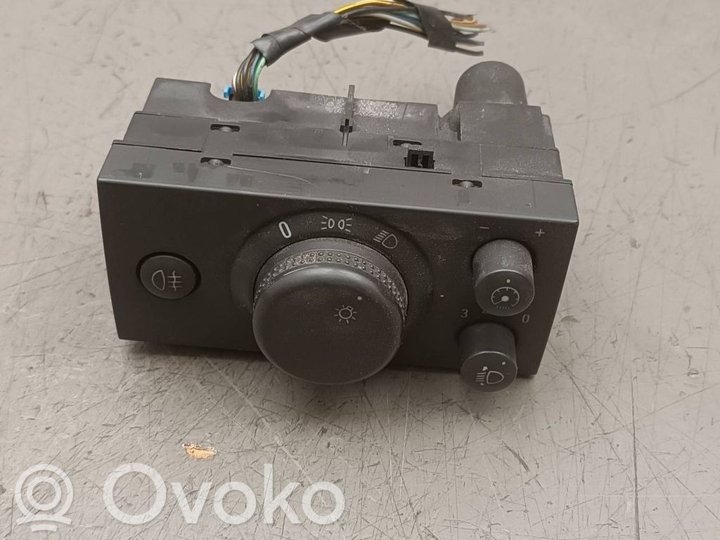 Light switch   13229538,04060063