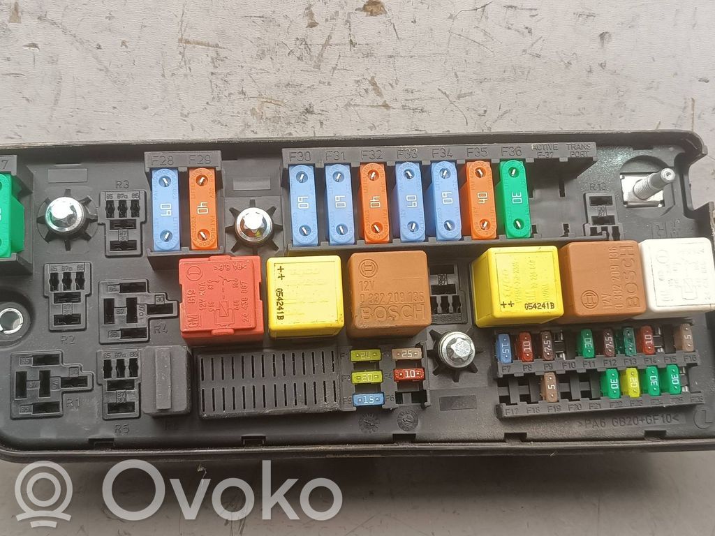 Opel Vectra C Módulo de fusible 