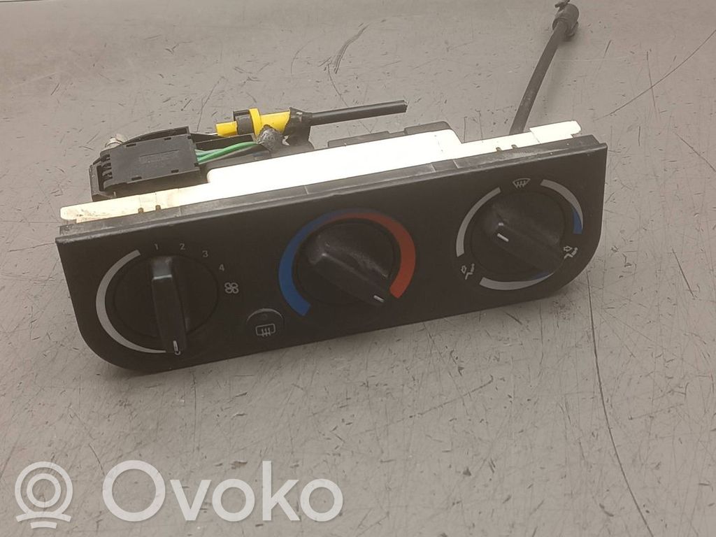 BMW 3 E36 Climate control unit 