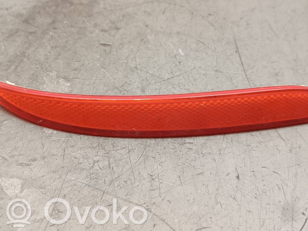 Rear tail light reflector   7183914,1126600,A049190