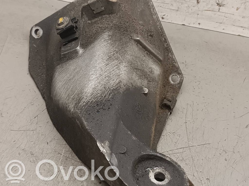 BMW X5 E53 Engine mounting bracket 