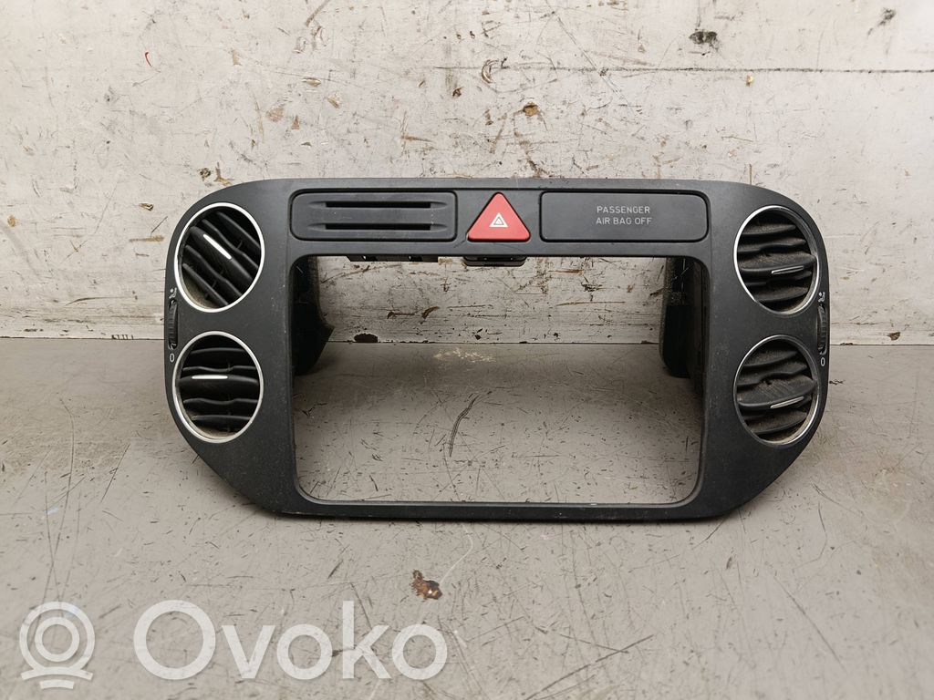 Volkswagen Golf V Другая деталь салона 