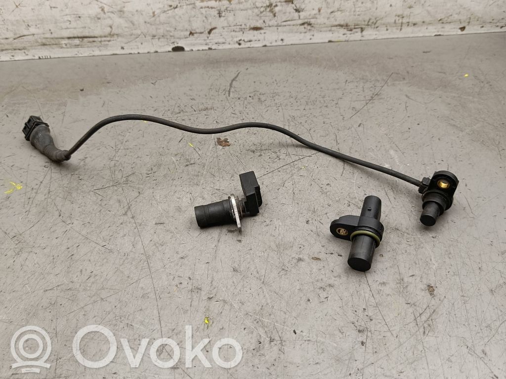 BMW 5 E39 Camshaft position sensor 