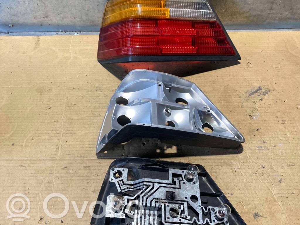 Mercedes-Benz E W124 Lampa tylna 