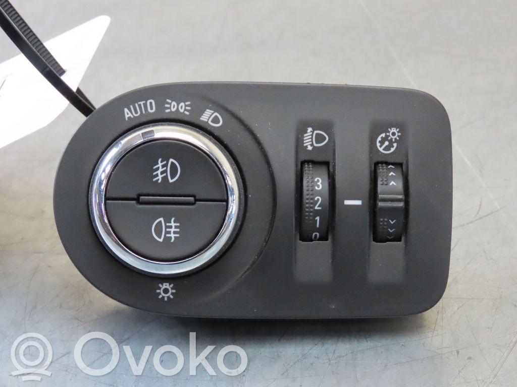 Opel Corsa F Interruptor de luz 