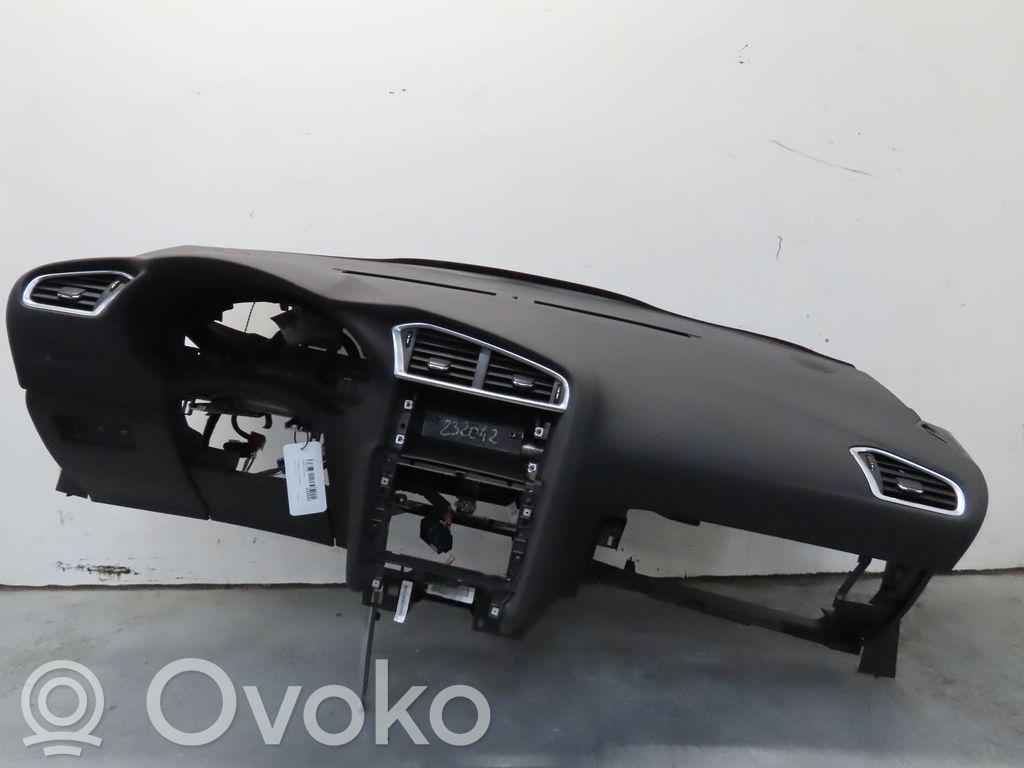 Citroen C4 II Panel de instrumentos 