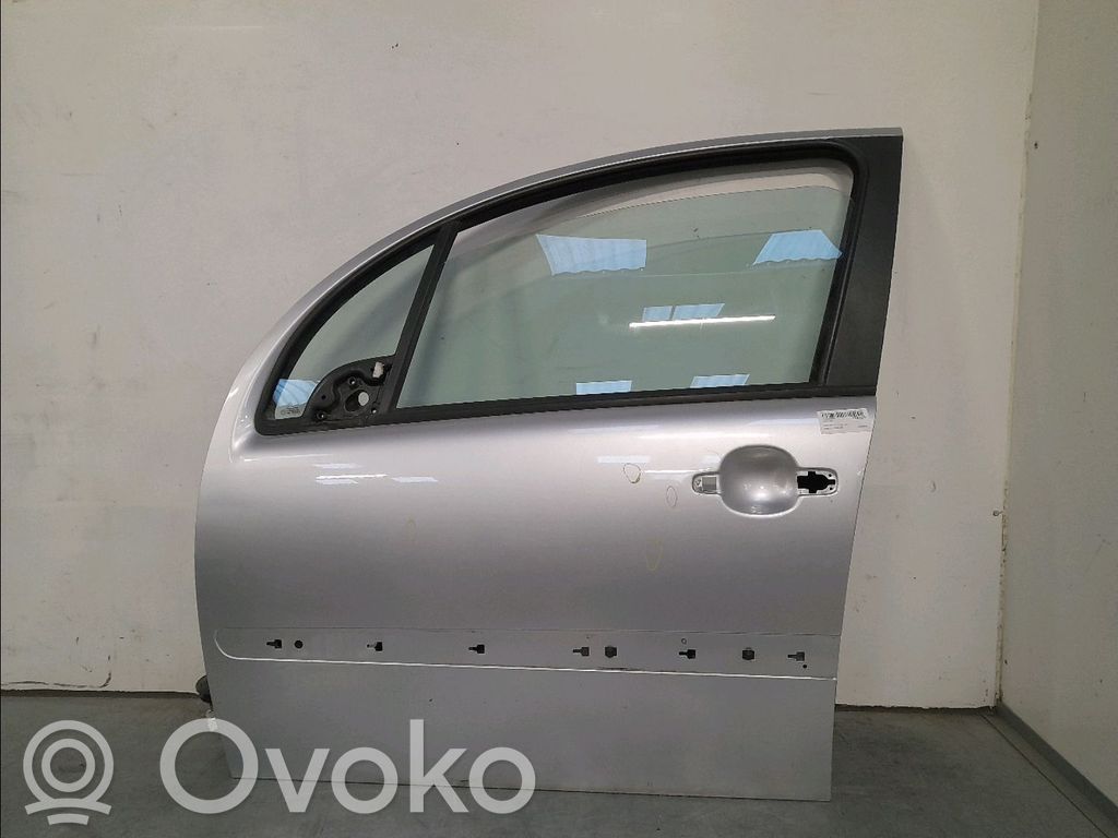 Front door   9002Y4