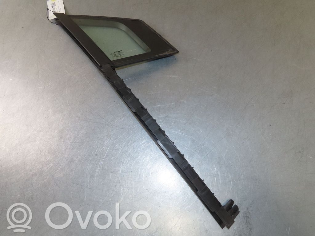 Renault Captur Rear side window 