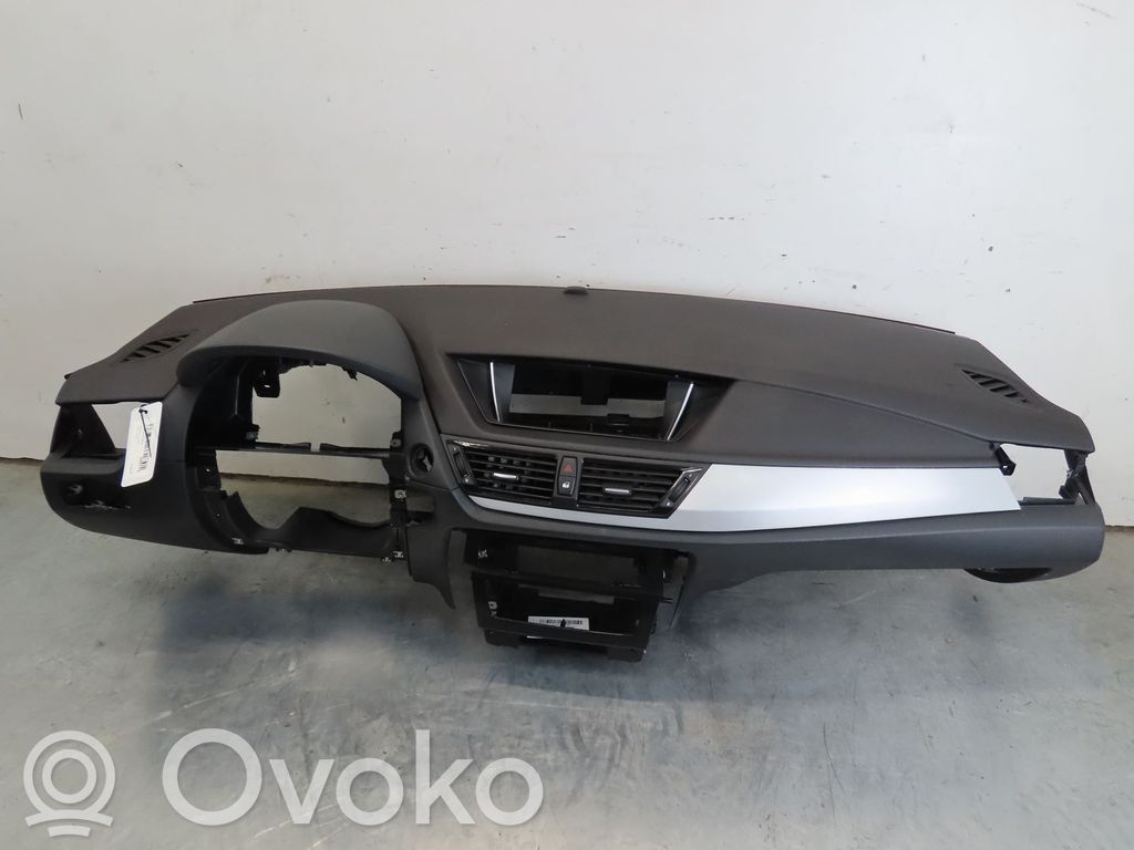 BMW X1 E84 Dashboard 