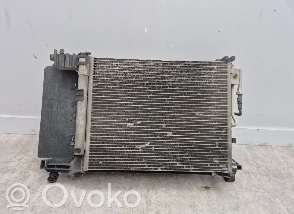 Opel Meriva B Комплект радиатора 