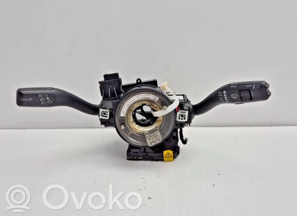 Audi A3 S3 A3 Sportback 8P Wiper turn signal indicator stalk/switch 