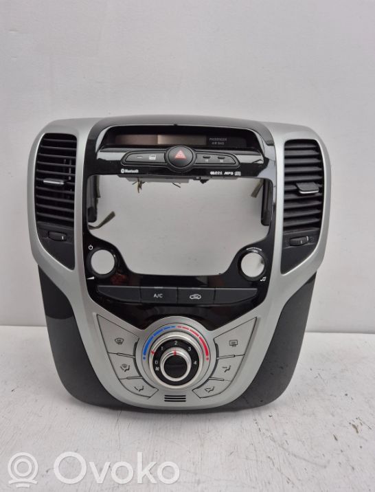 Hyundai ix20 Central console control unit 