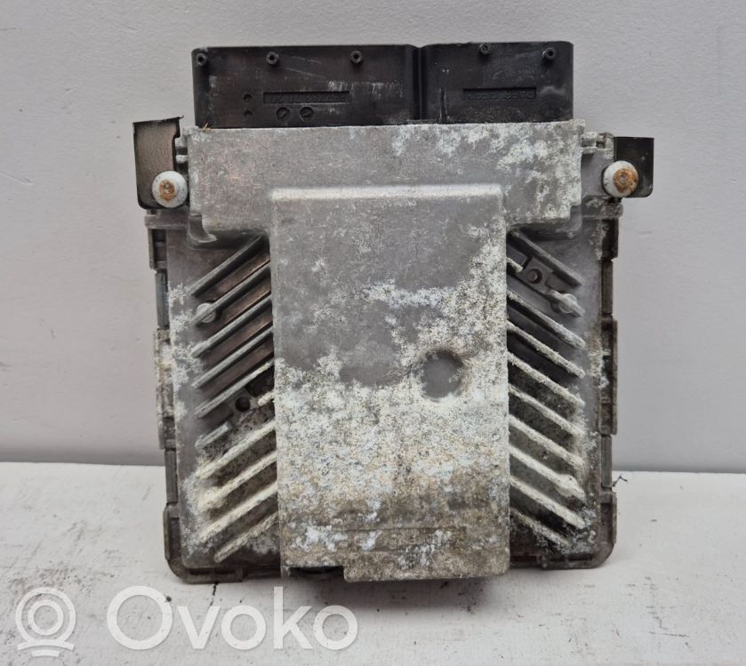 Volkswagen PASSAT B6 Engine control unit/module 