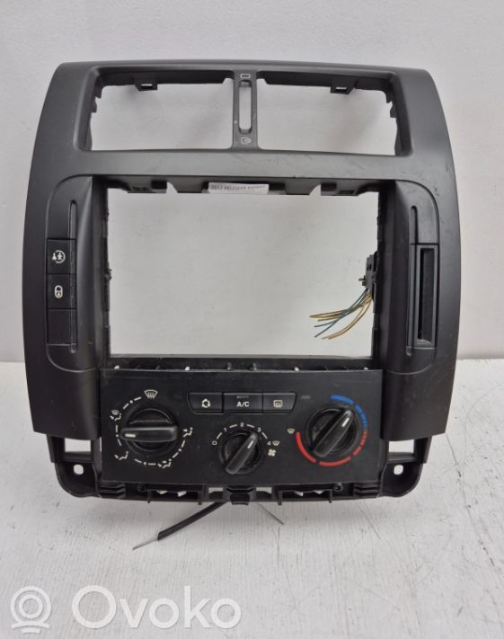Peugeot Expert Dash center air vent grill 