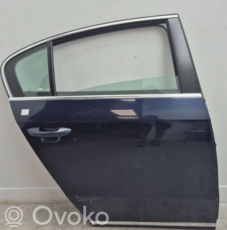 Volkswagen PASSAT B7 Puerta trasera 