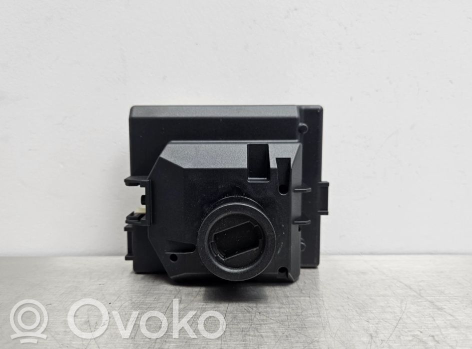 Mercedes-Benz C W205 Ignition lock 