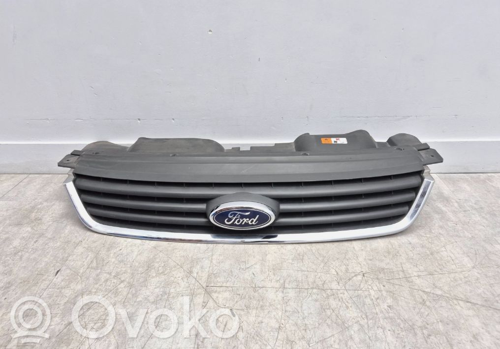 Ford Kuga I Etusäleikkö 
