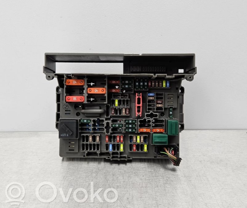 BMW 1 E81 E87 Fuse box set 