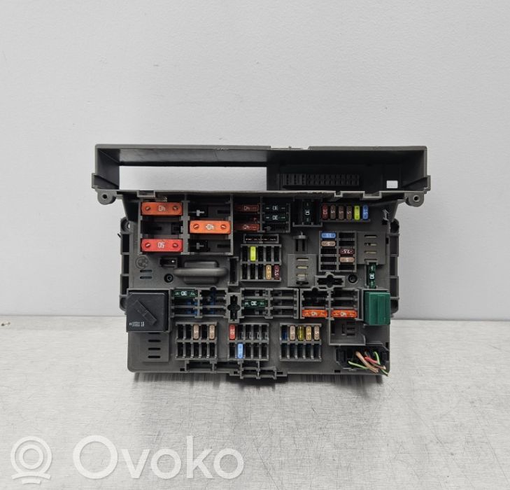 BMW 1 E81 E87 Sicherungskasten komplett 