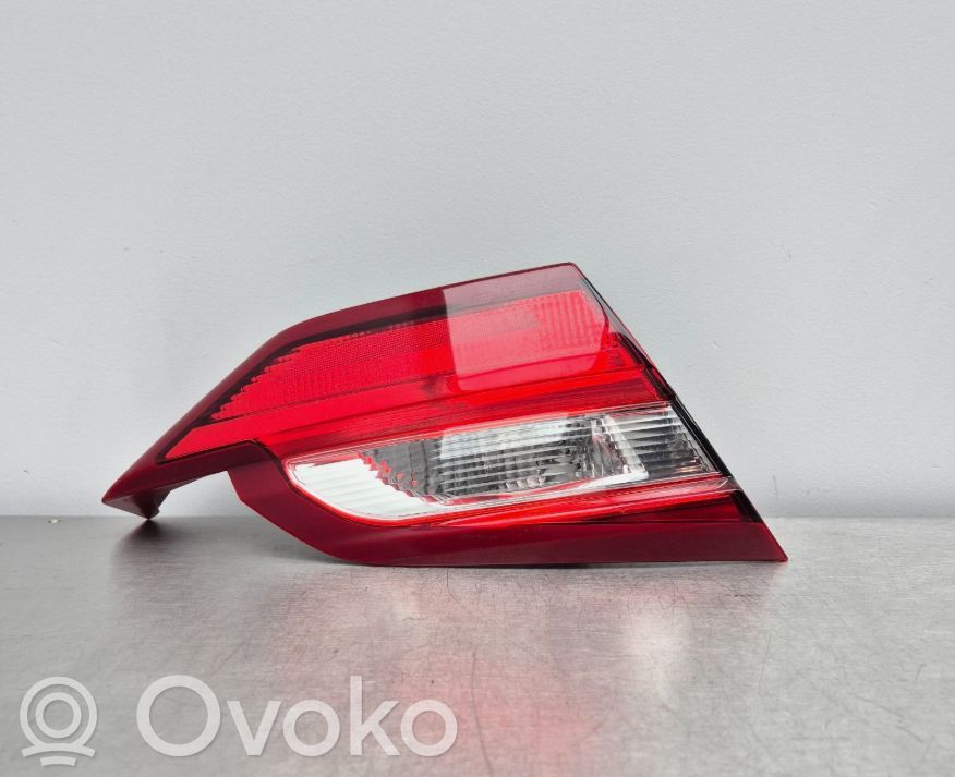 Ford Fiesta Lampy tylnej klapy bagażnika 