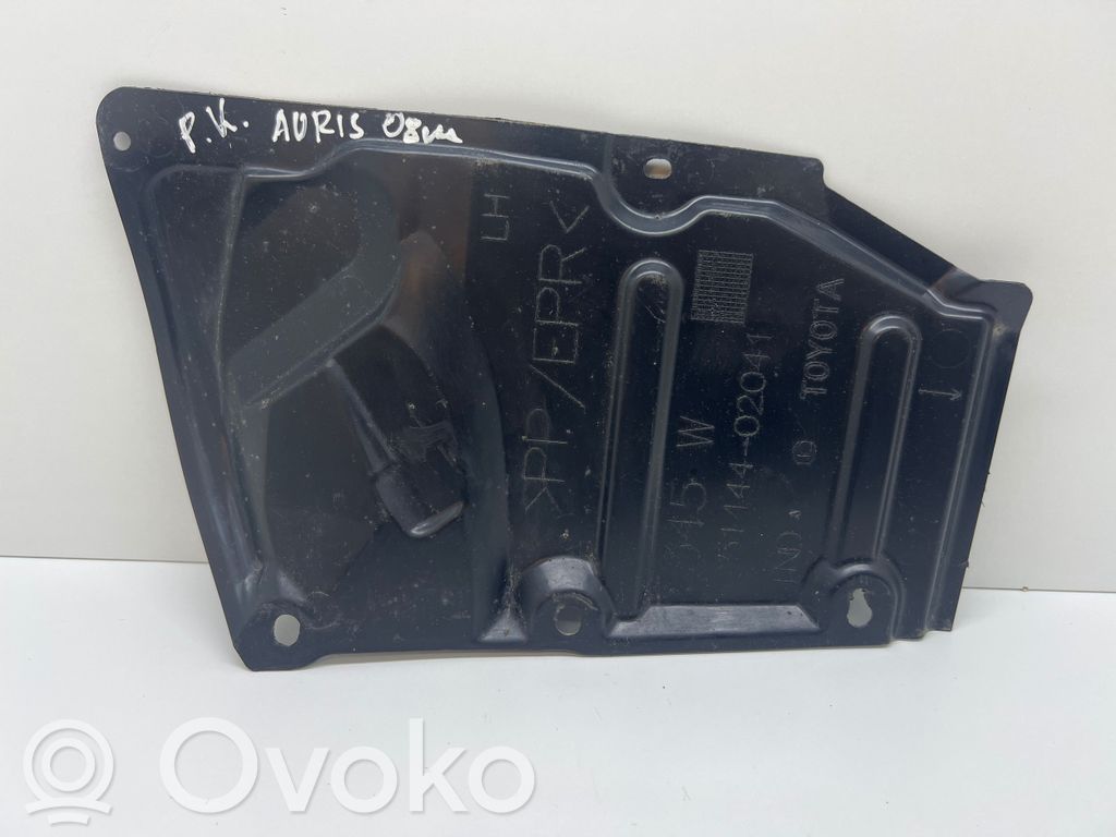 Toyota Auris 150 Engine splash shield/under tray 