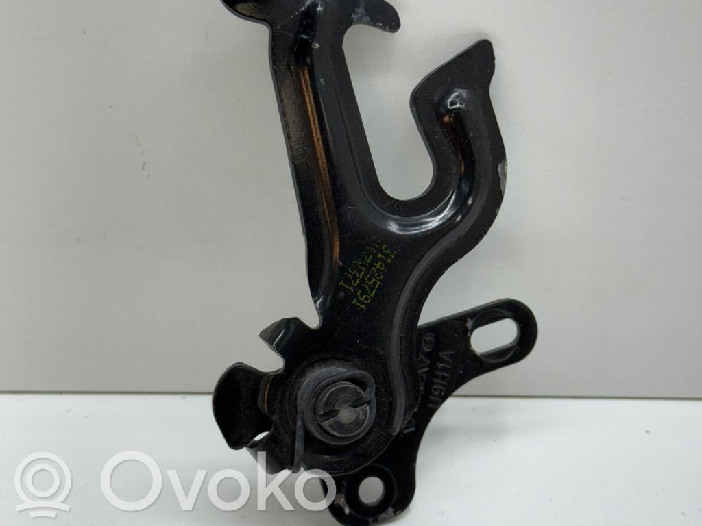 Volvo XC60 Engine bonnet (hood) release handle 