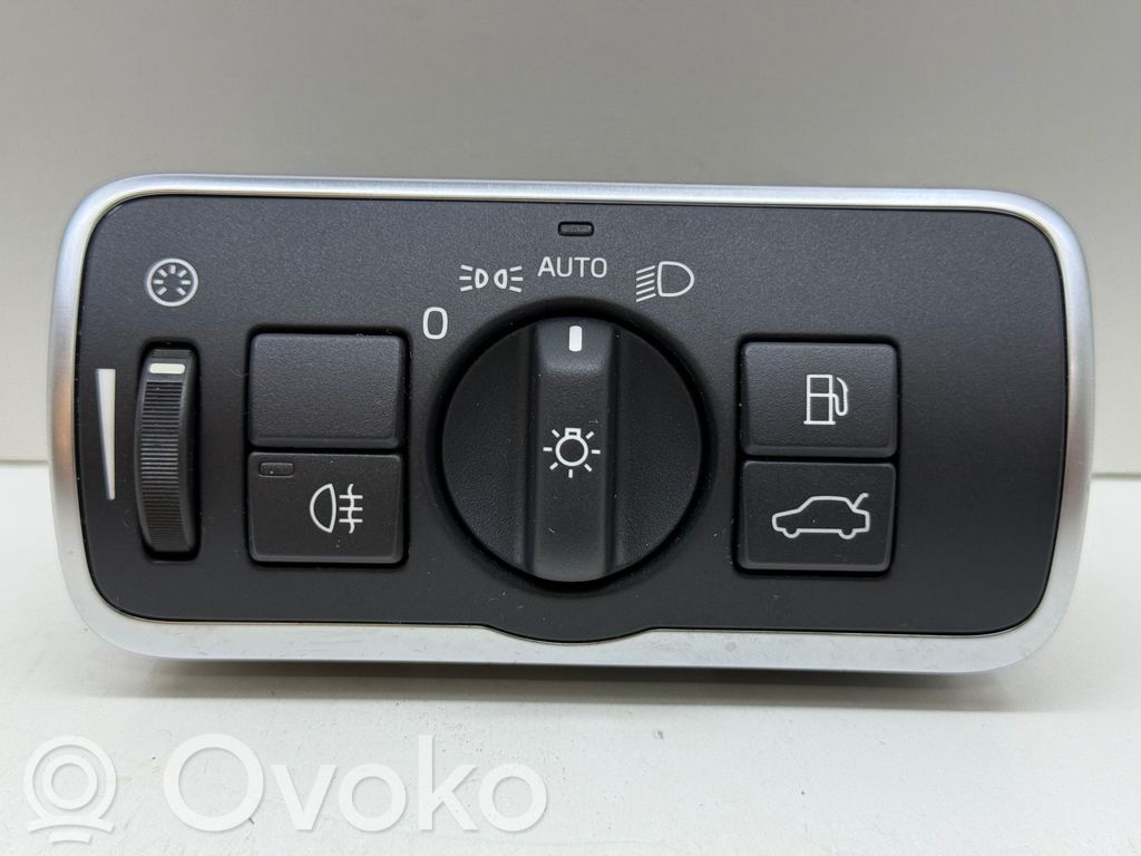 Light switch   30739448,10096701,0927