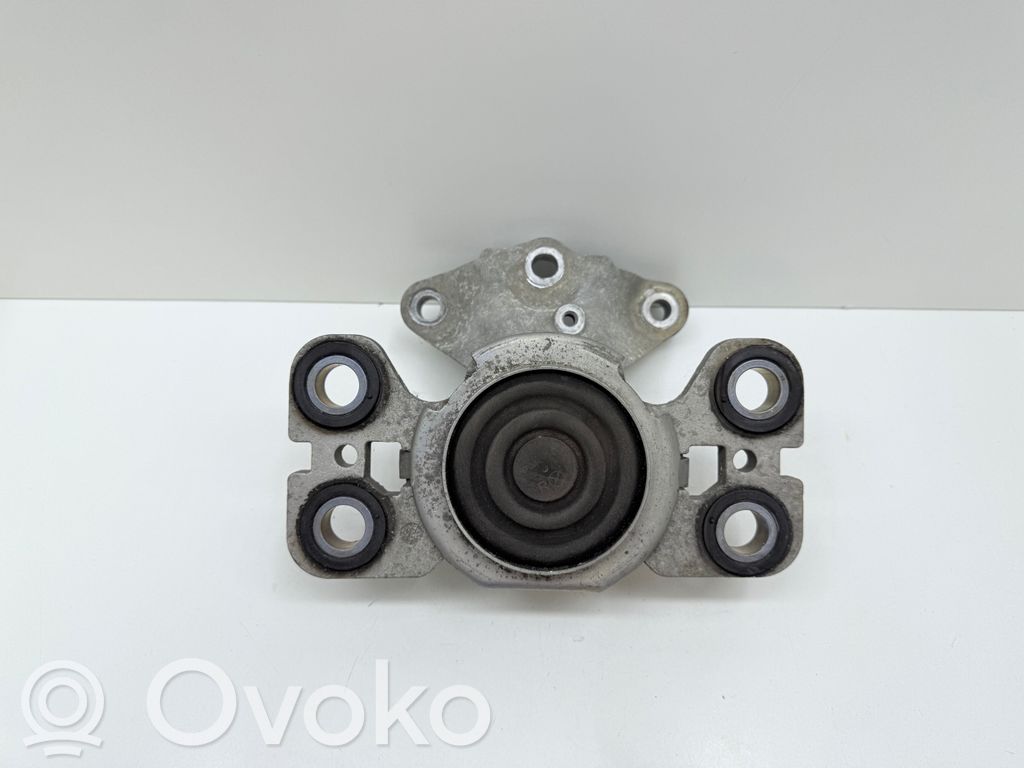Volvo S60 Engine mount bracket 