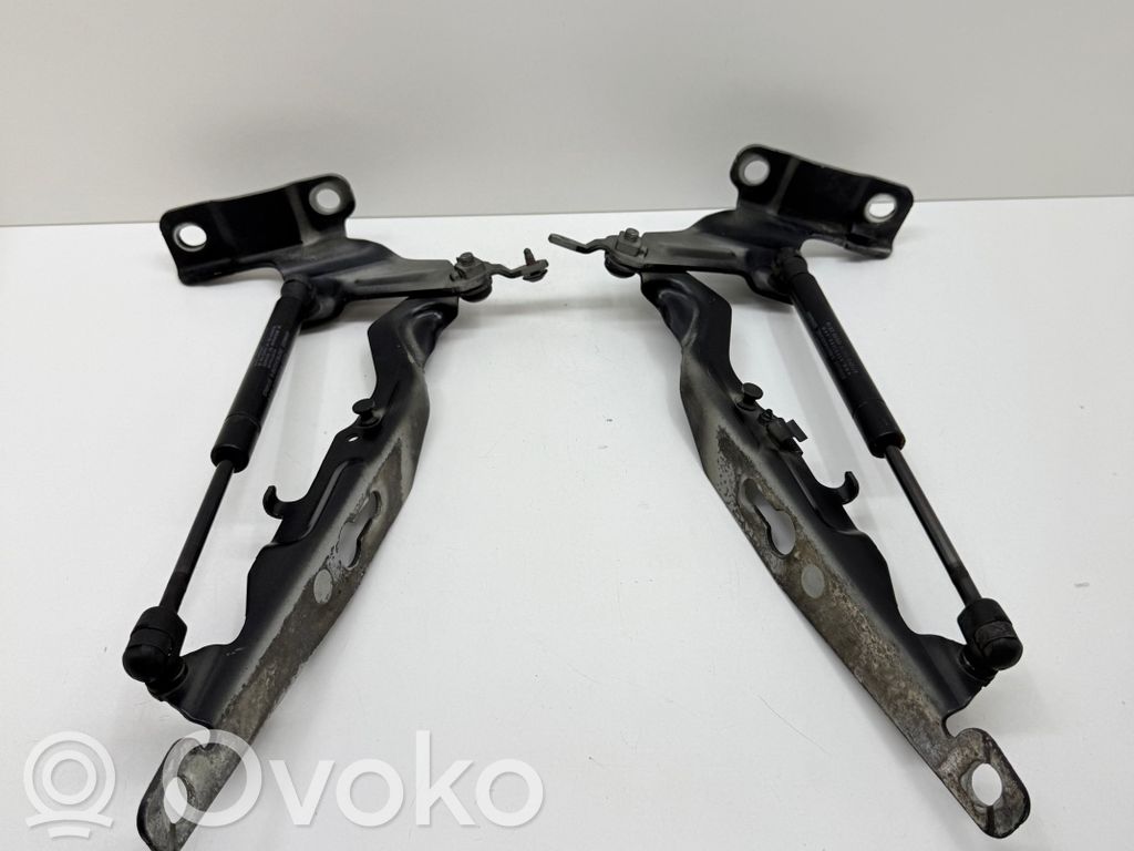 Engine bonnet/hood hinges   30779282,30779283,30784935