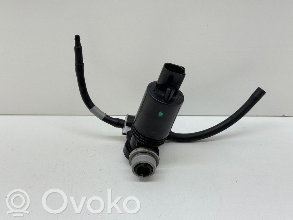 Volvo XC60 Windscreen/windshield washer pump 