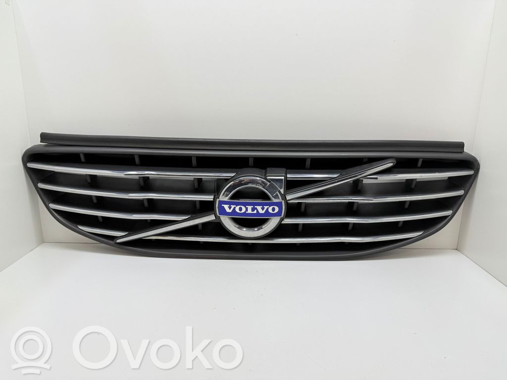 Volvo XC60 Etupuskurin ylempi jäähdytinsäleikkö 