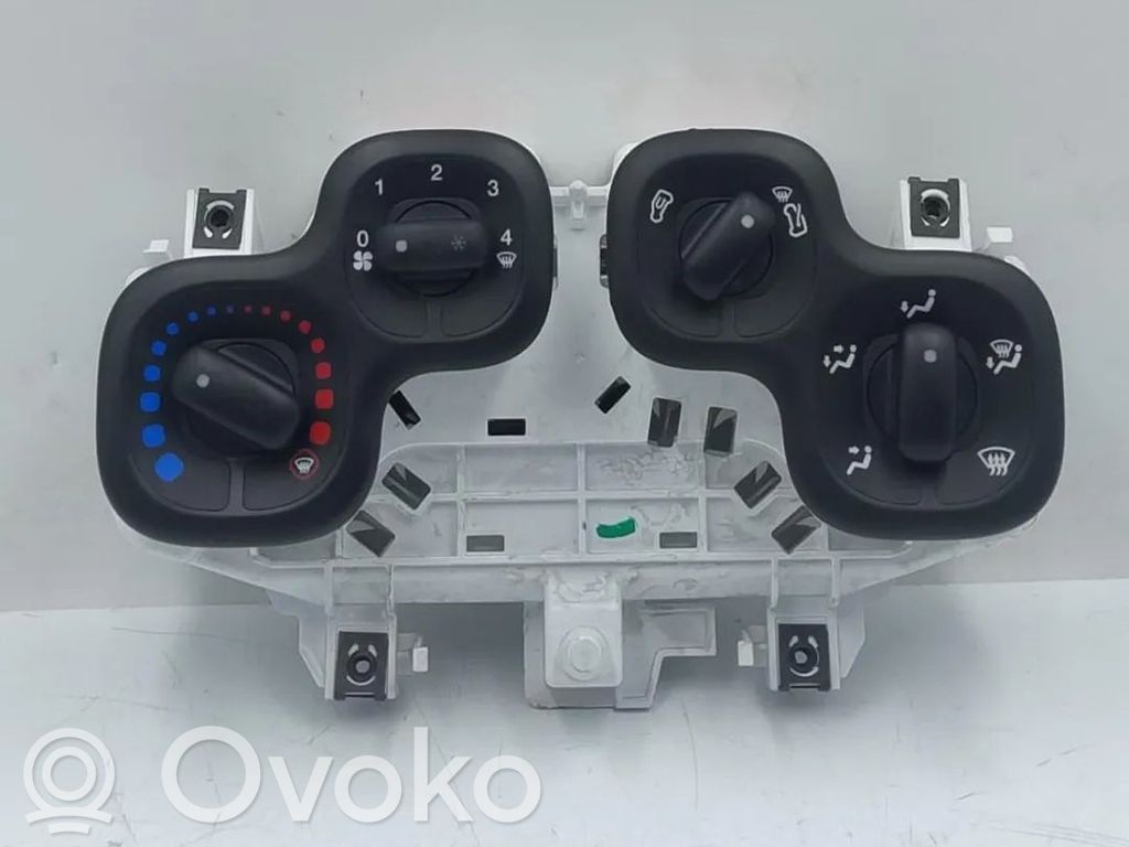 Fiat Panda III Panel klimatyzacji 