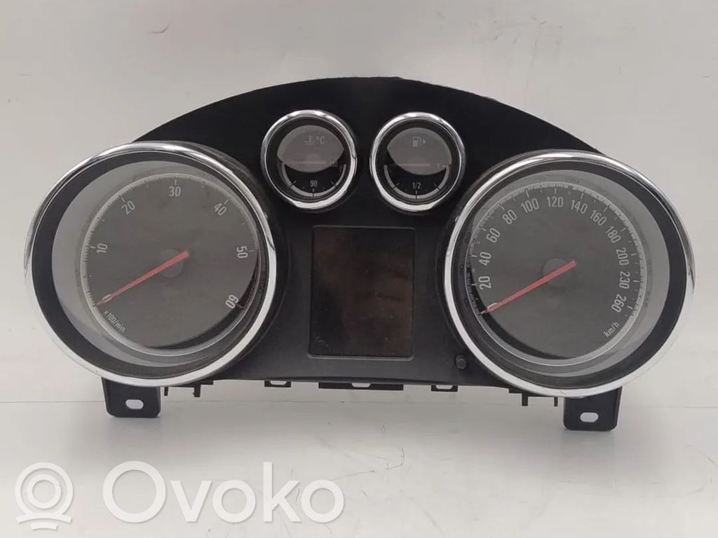 Opel Astra J Geschwindigkeitsmesser Cockpit 