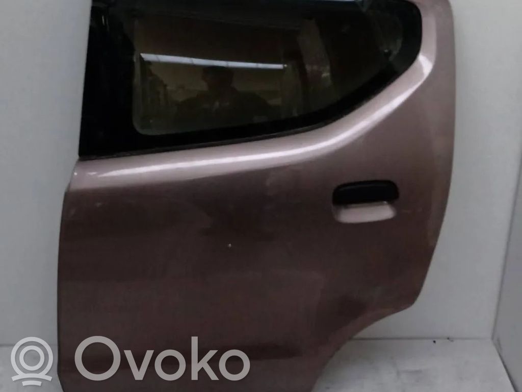 Suzuki Alto Puerta trasera 