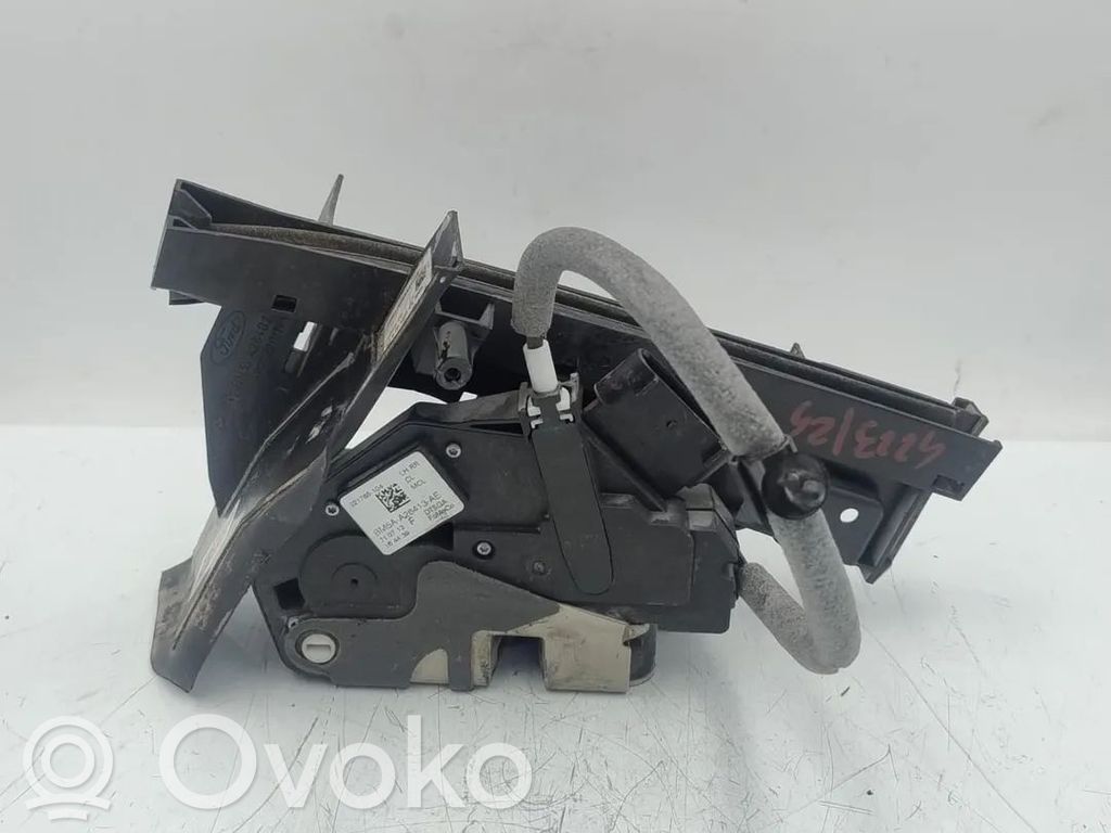 Ford Focus Takaoven lukko 