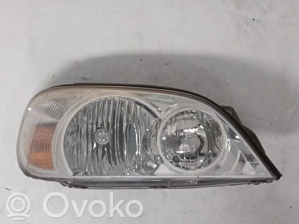 KIA Carnival Etu-/Ajovalo 