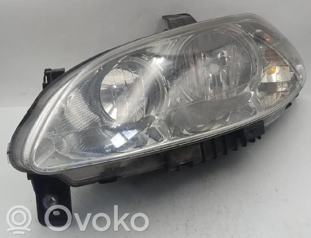 Fiat Croma Lampa przednia 