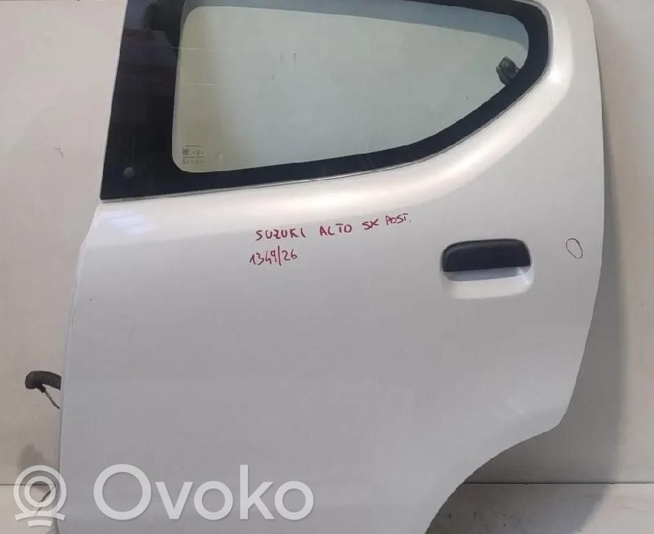 Suzuki Alto Puerta trasera 