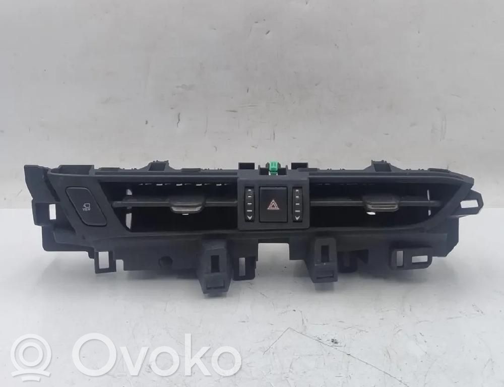 Lexus NX Dysze / Kratki środkowego nawiewu deski rozdzielczej 