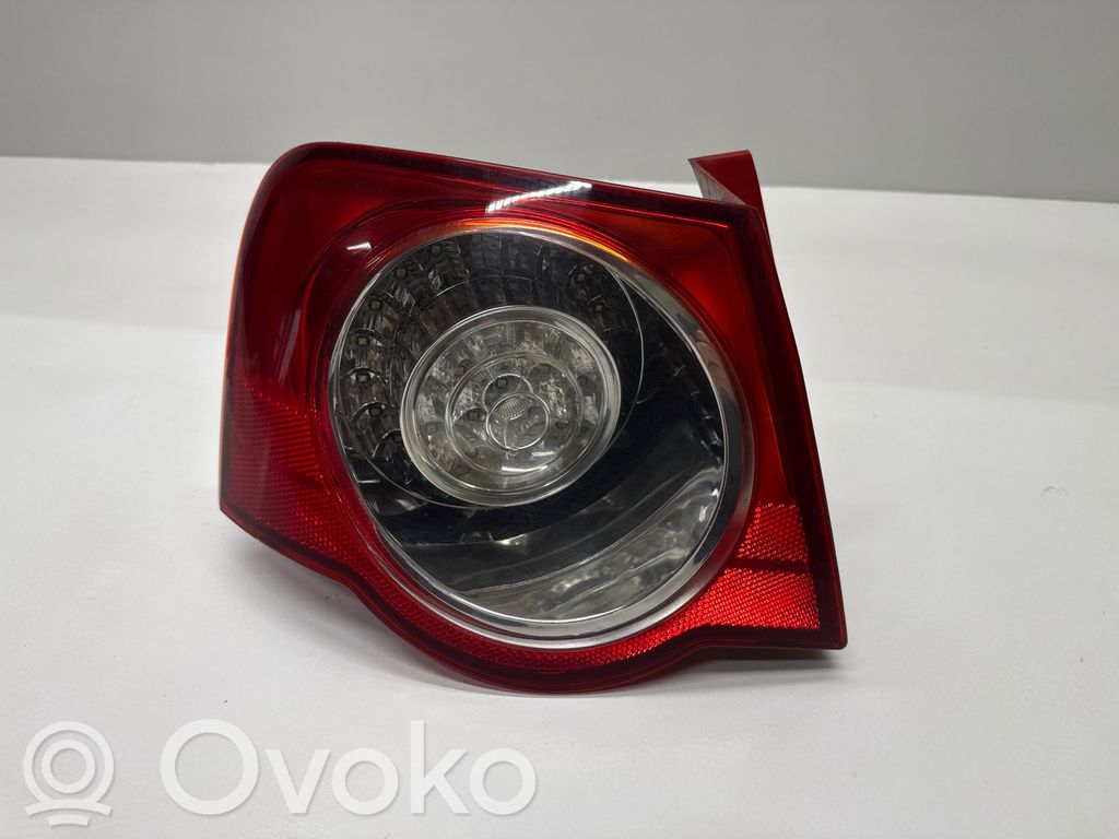 Volkswagen PASSAT B6 Lampa tylna 