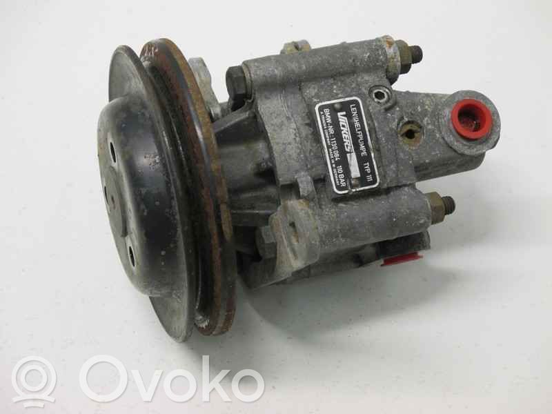 BMW 3 E30 Power steering pump 