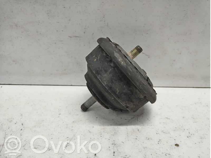 BMW 3 E36 Engine mount bracket 