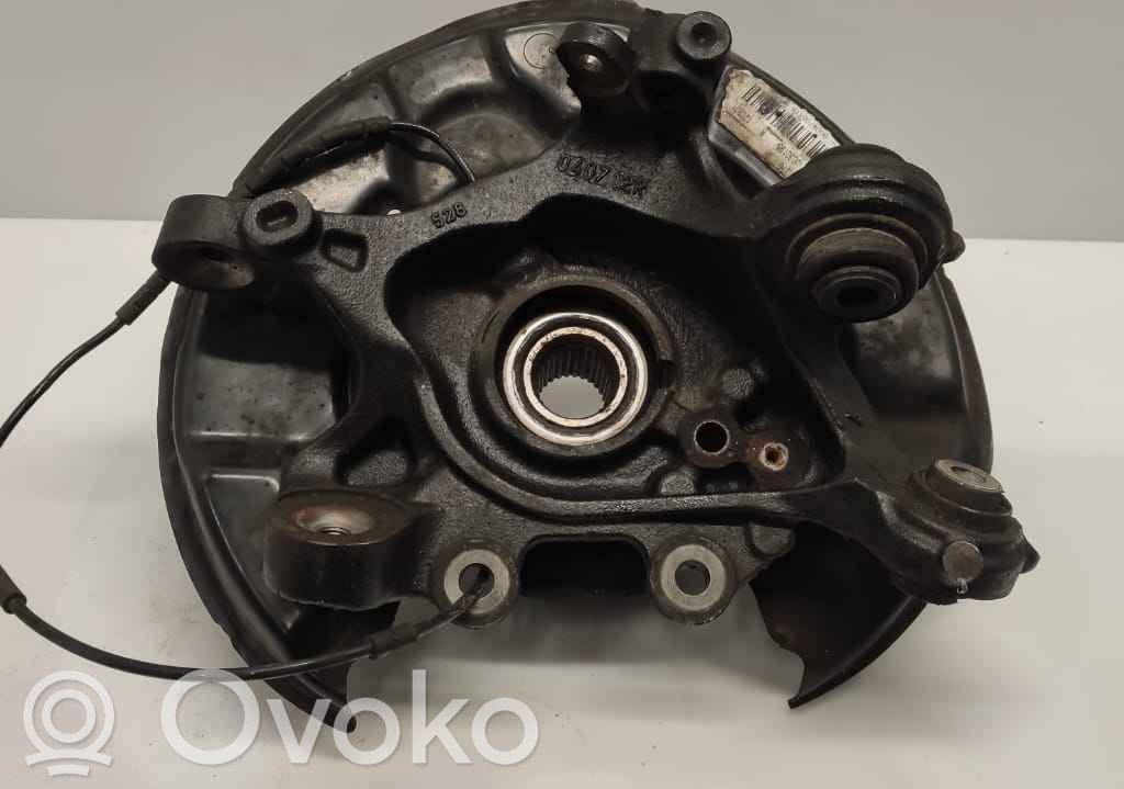 BMW 1 E81 E87 Zwrotnica koła tylnego 