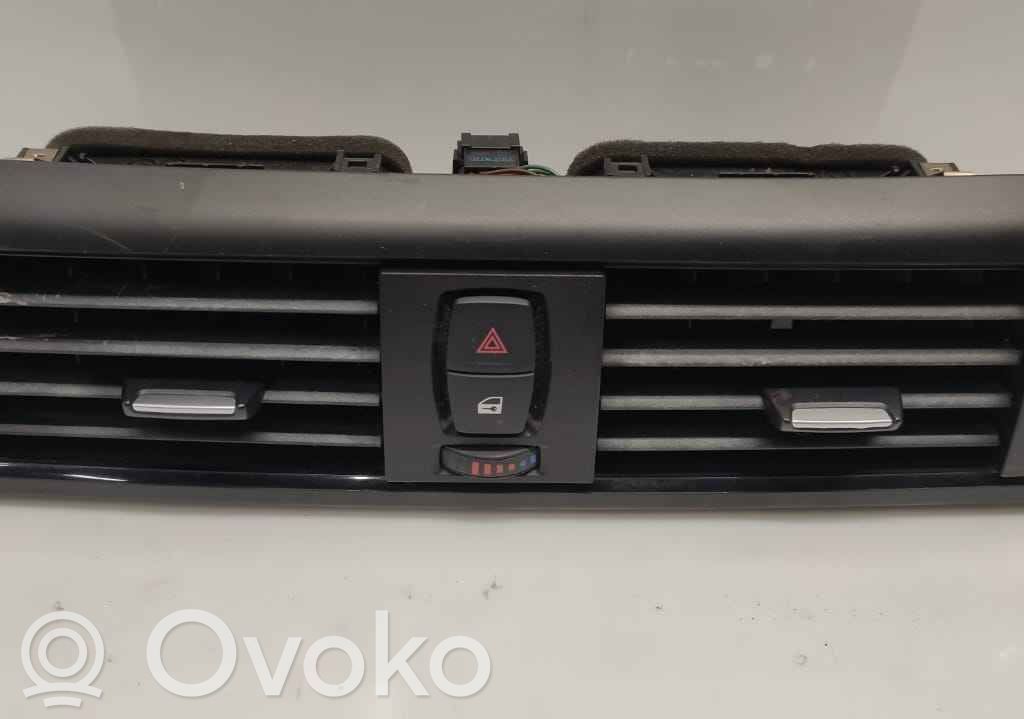 BMW 1 F20 F21 Dysze / Kratki środkowego nawiewu deski rozdzielczej 